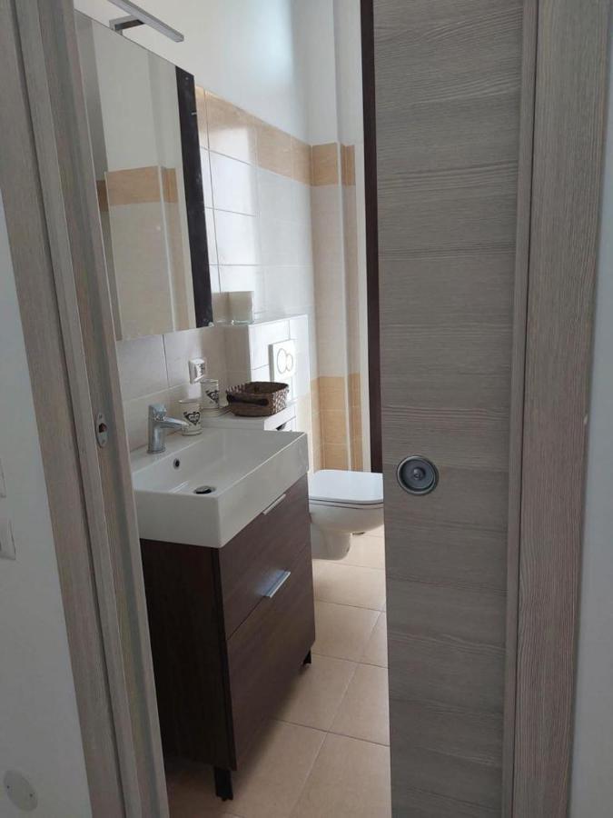 Appartamento Miralago Con Giardino Sul Lago Гавирате Екстериор снимка