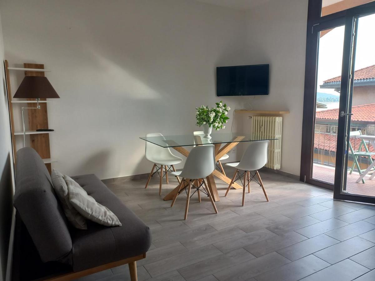 Appartamento Miralago Con Giardino Sul Lago Гавирате Екстериор снимка
