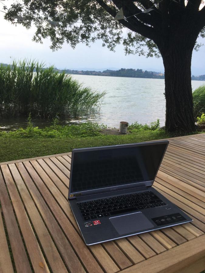 Appartamento Miralago Con Giardino Sul Lago Гавирате Екстериор снимка